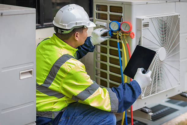 Professional Ac Installation technician working in Mount Vernon, VA